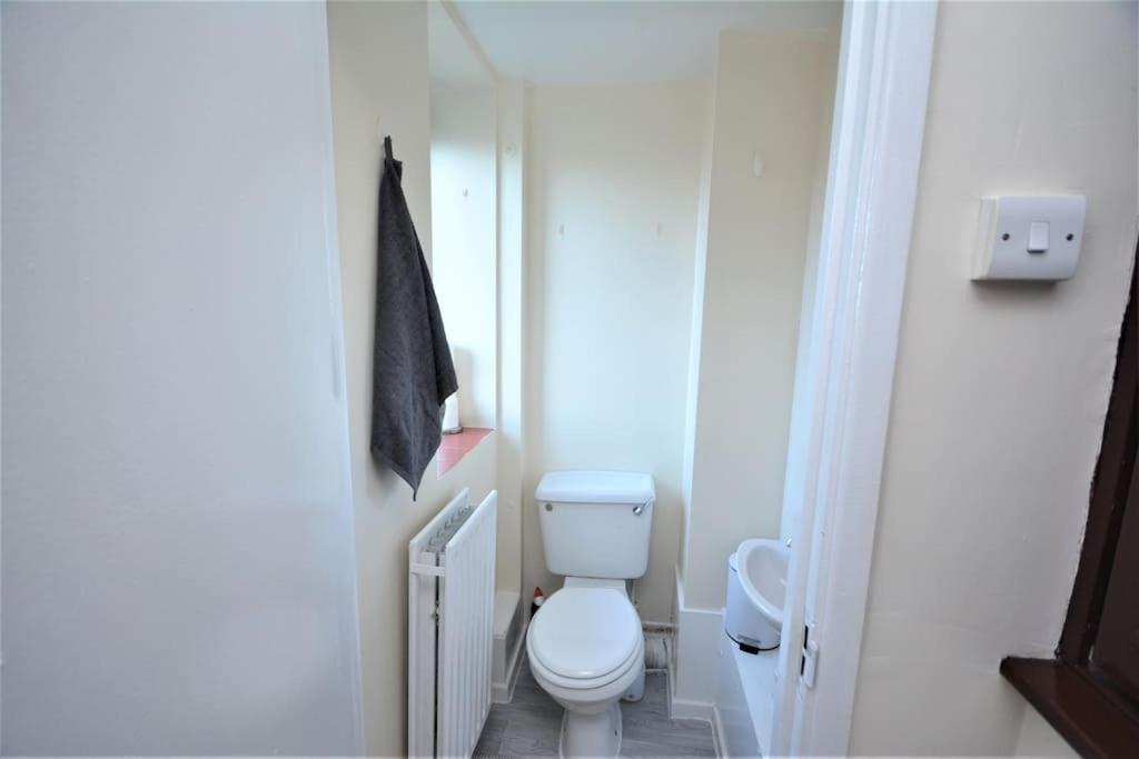 Apartment Lovely 4 Bedroom Close To The City Walking Distance From The Rivere View *