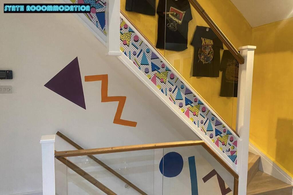 Appartement 80s Retro 3 Bedroom In Wimbledon Sleeps 6! Netflix Wifi And Arcade! Perfect For Families Business & Leisure Guests! Londres