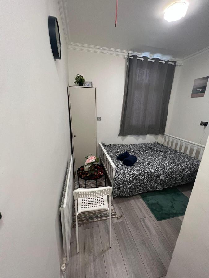 Lovely Close To Acton Station Appartement Londres