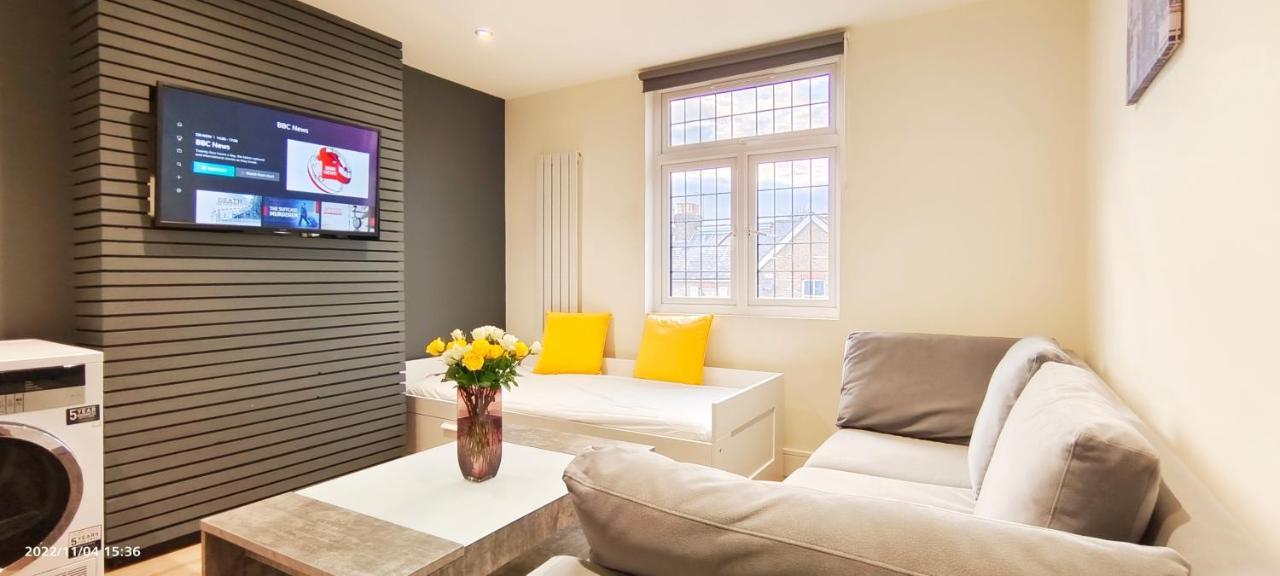 First Floor Flat 1 Northwood Londen