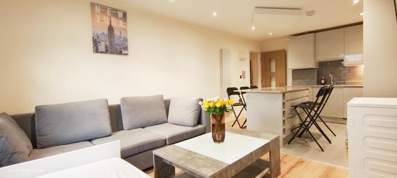 First Floor Flat 1 Northwood Londen