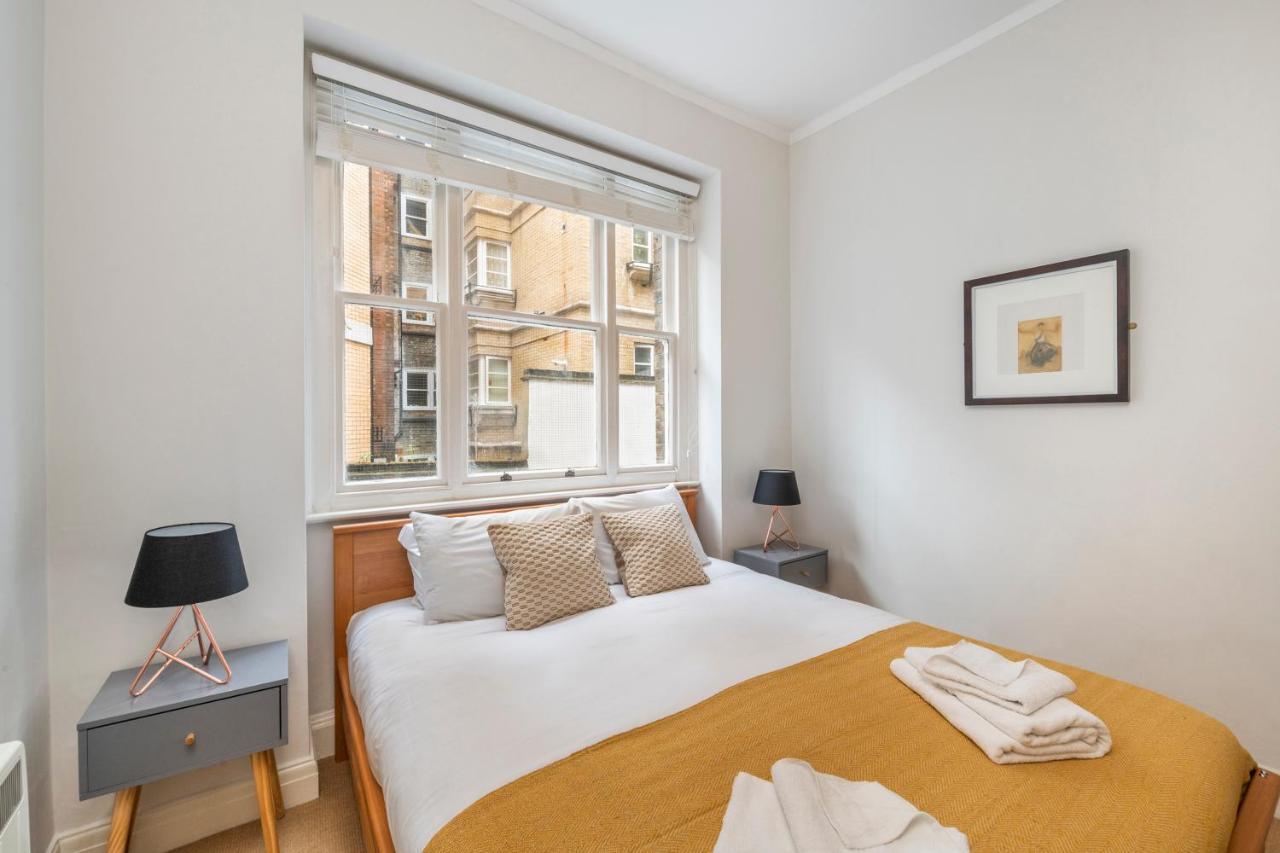 The Modern Manor - Fitzrovia - By Frankie Says Apartamento