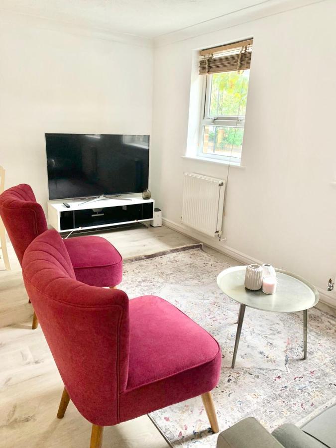 Apartamento Verwood Entire With Free Gated Parking On The Island Londres