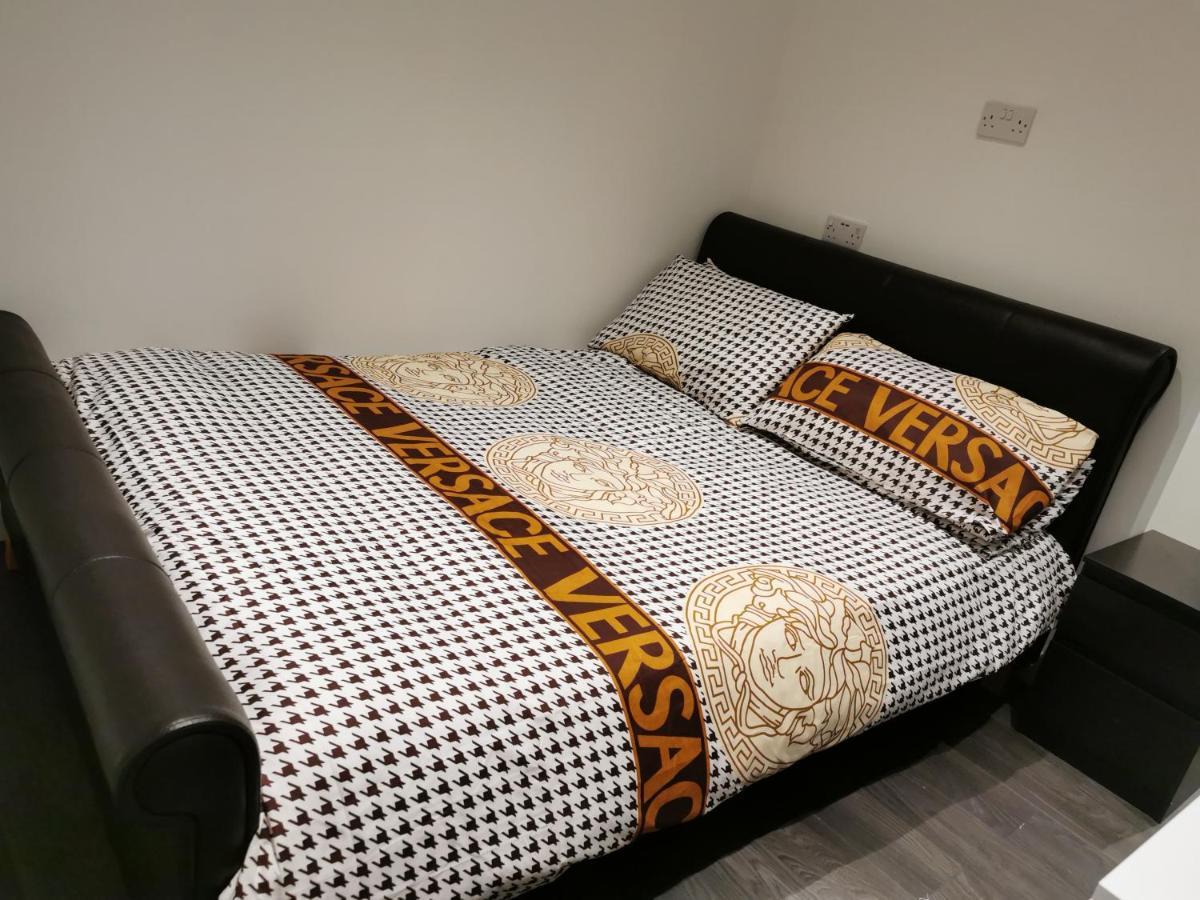 Appartement Studio Self Contained Double Bedroom Londen