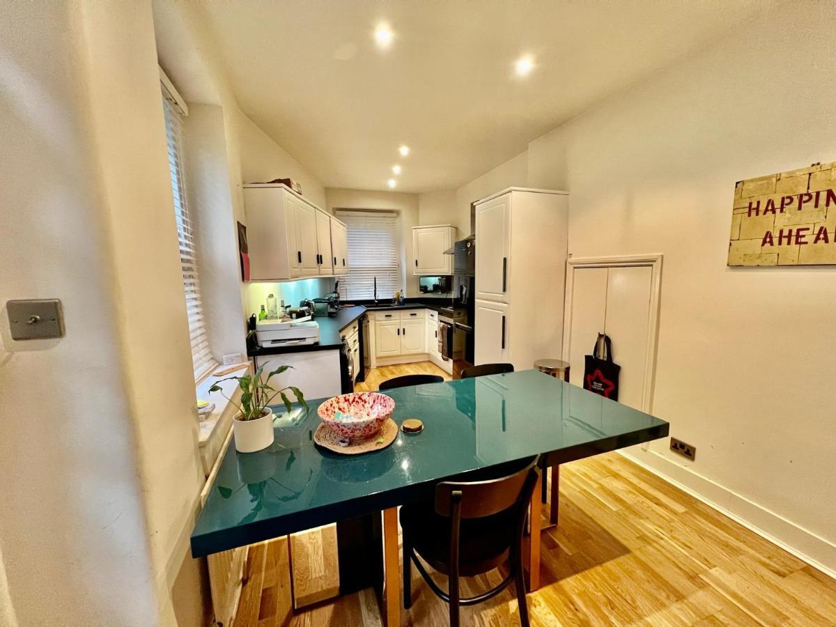 Appartement Spacious Flat With Huge Patio In Central *