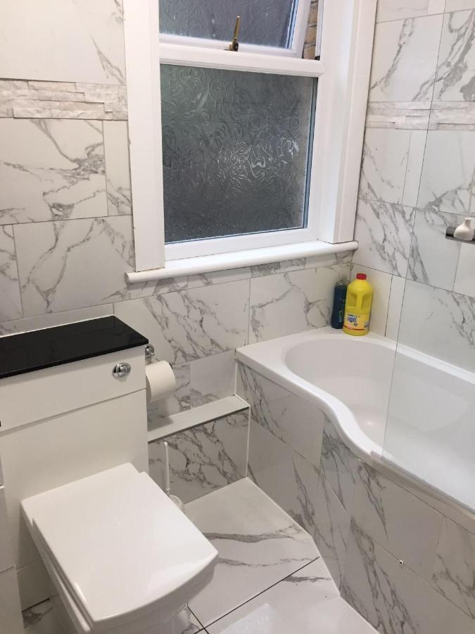 Devons Unique Short Bed & Breakfast Londen