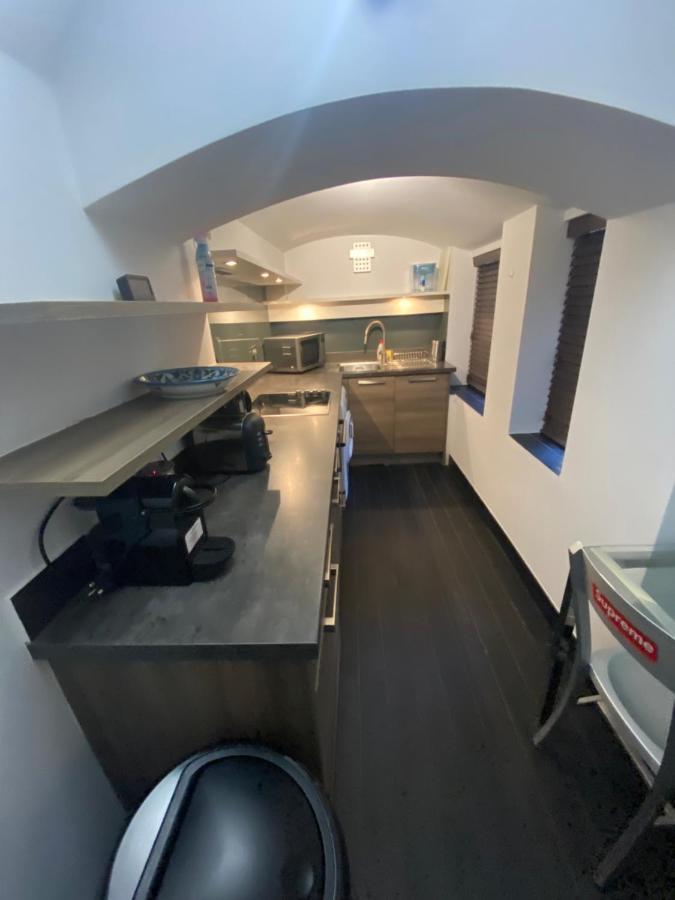 Beautiful Modern Studio In High Street Kensington Apartamento