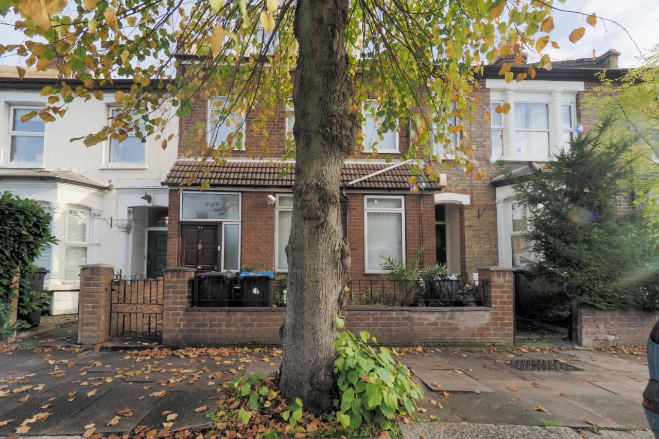 Stunning, Large 1 Bed Riverside Flat London