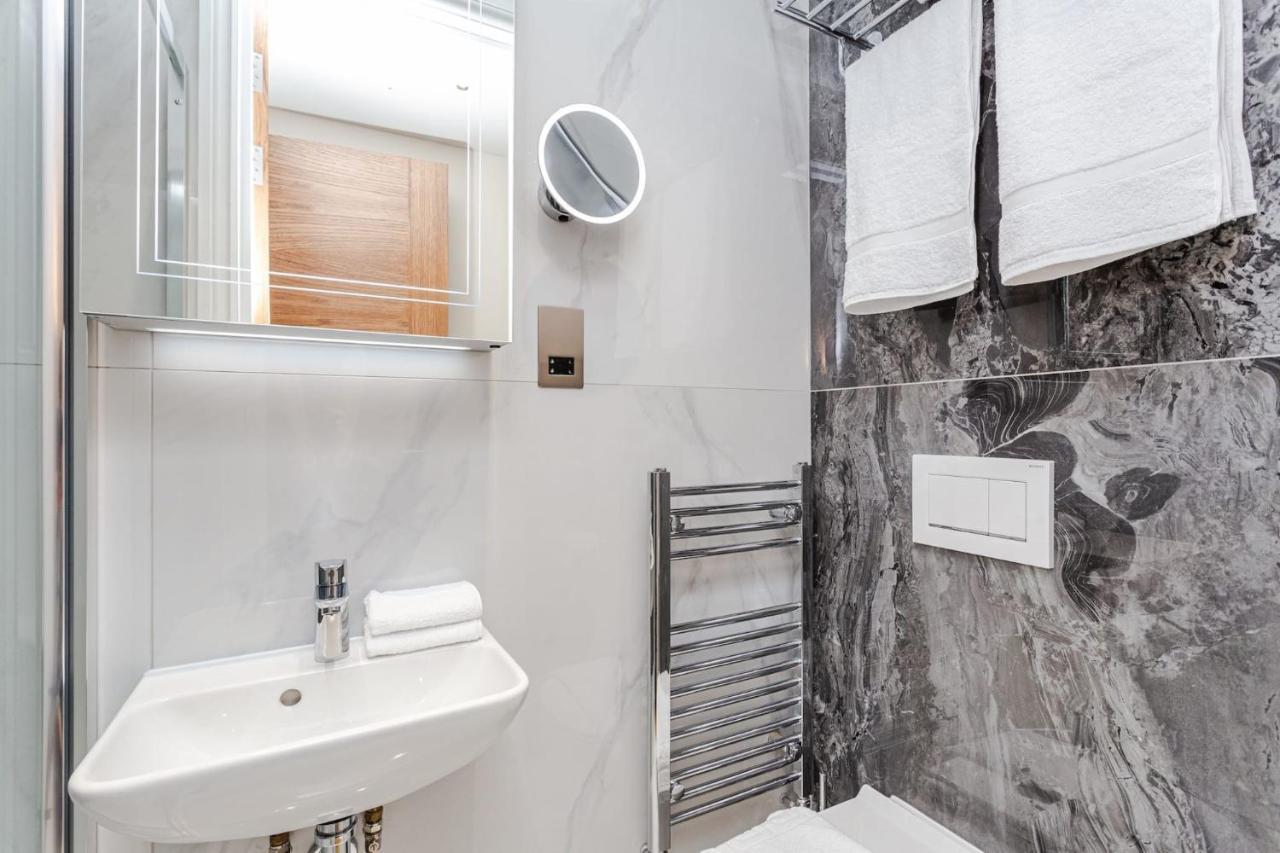 Luxlet - Heart Of Hampstead, London