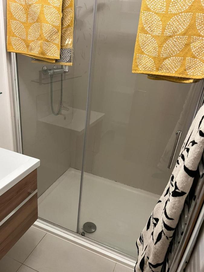 Chiswick Two Minutes Station Holiday home London