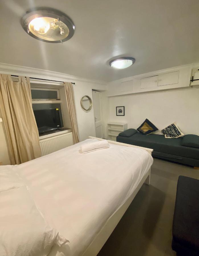 Lower Ground Bell Street Apartamento *