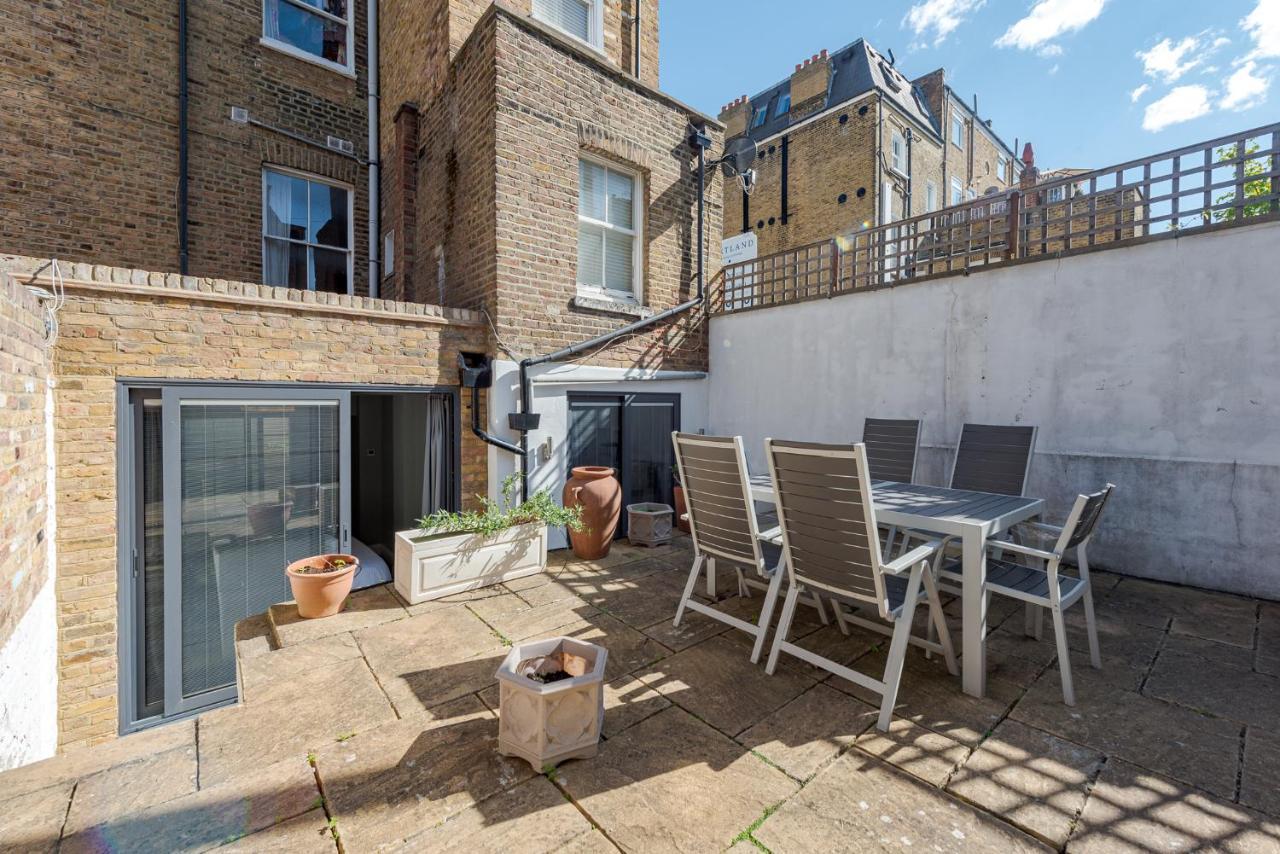 Attractive With Private Patio In Fashionable Fulham By Underthedoormat *