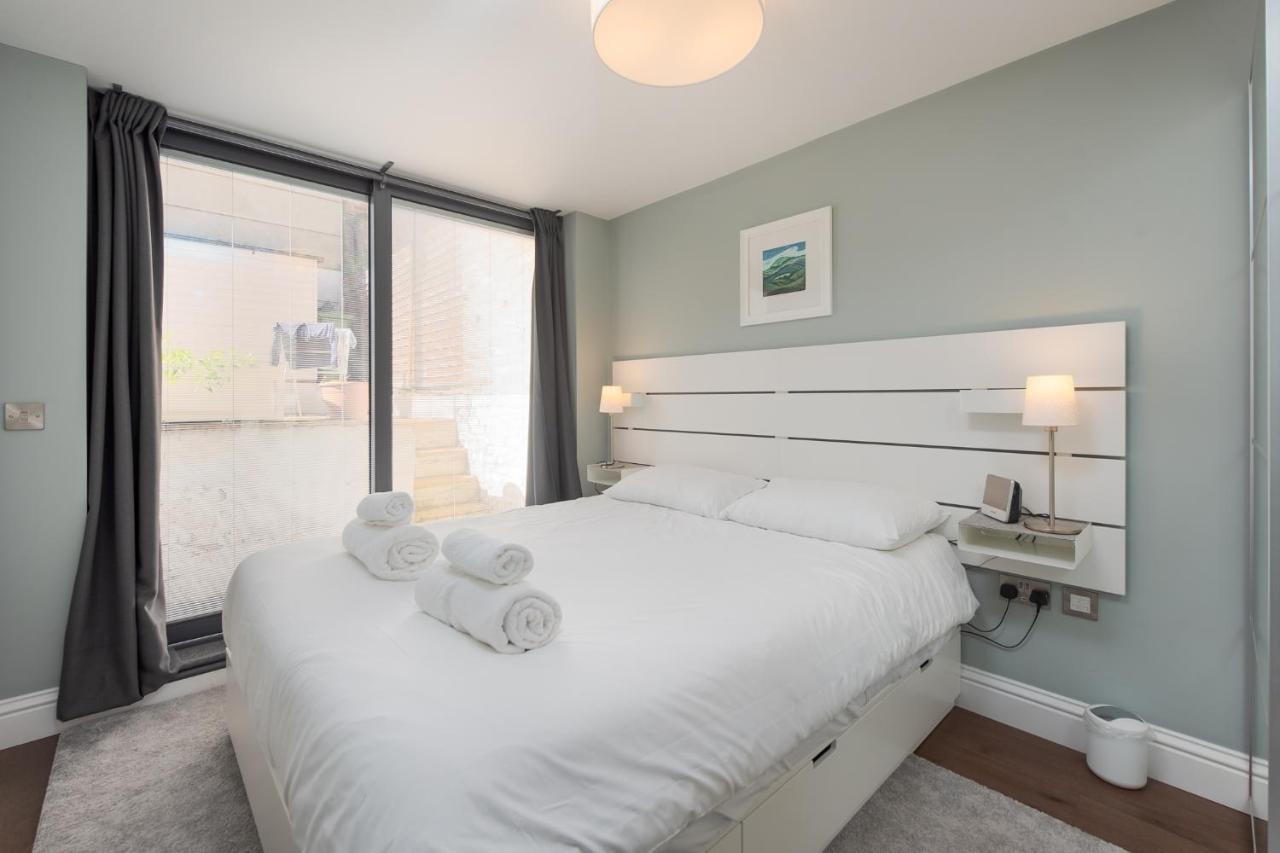 Attractive With Private Patio In Fashionable Fulham By Underthedoormat Appartement Londres