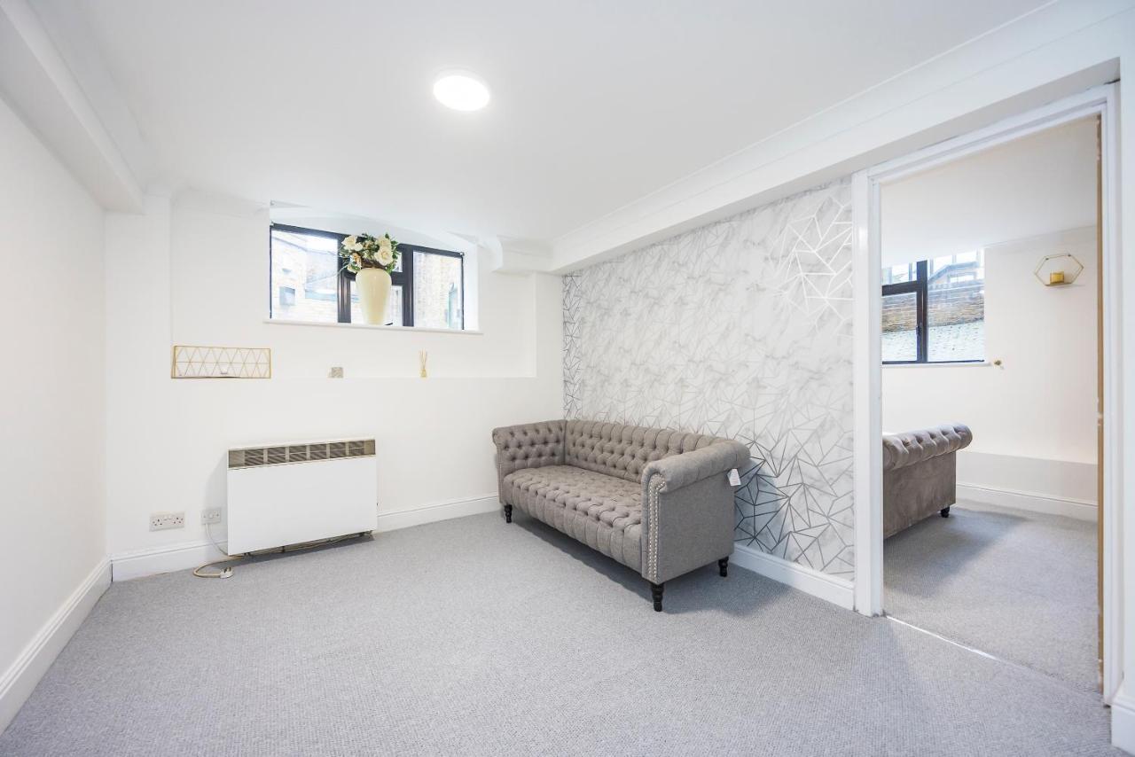 Docklands Wharf Apartments, Near O2 And Excel Apartment London