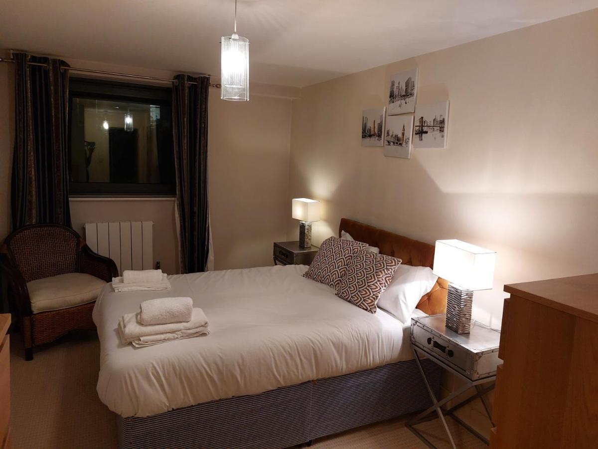 One Bed Stylish Apartment, Canary Wharf, Apartamento Londres