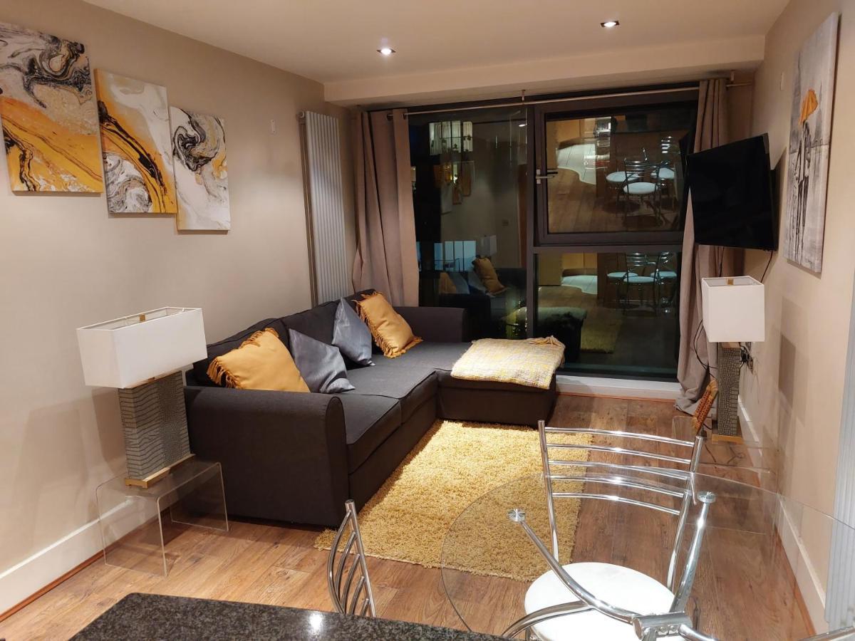 One Bed Stylish Apartment, Canary Wharf, * Londres