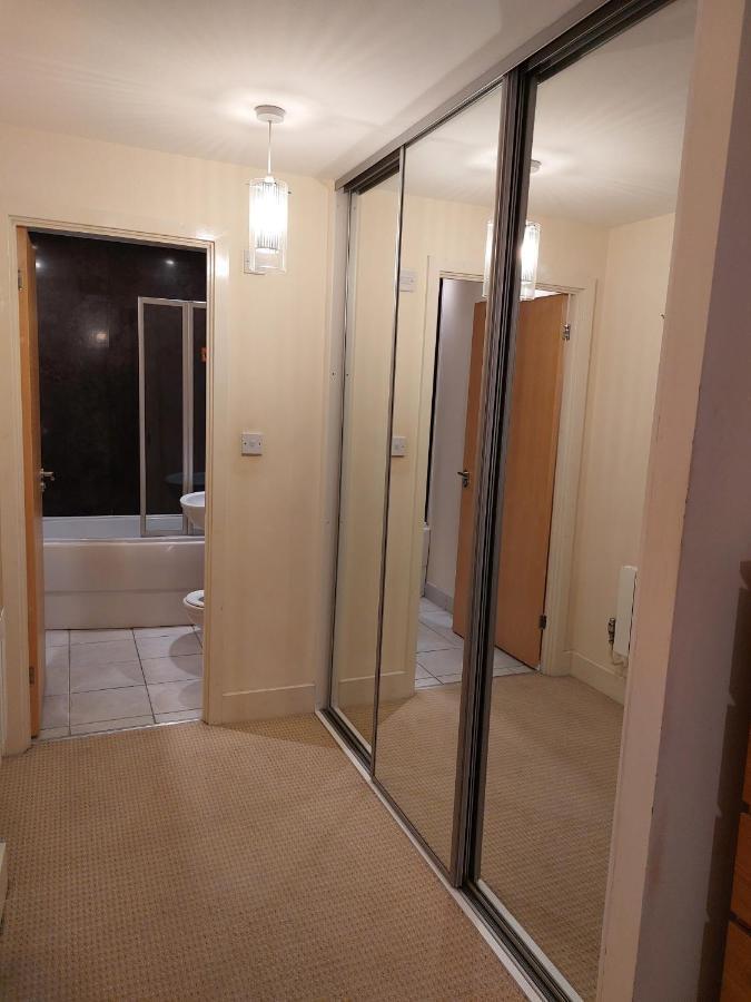 Apartamento One Bed Stylish Apartment, Canary Wharf, *