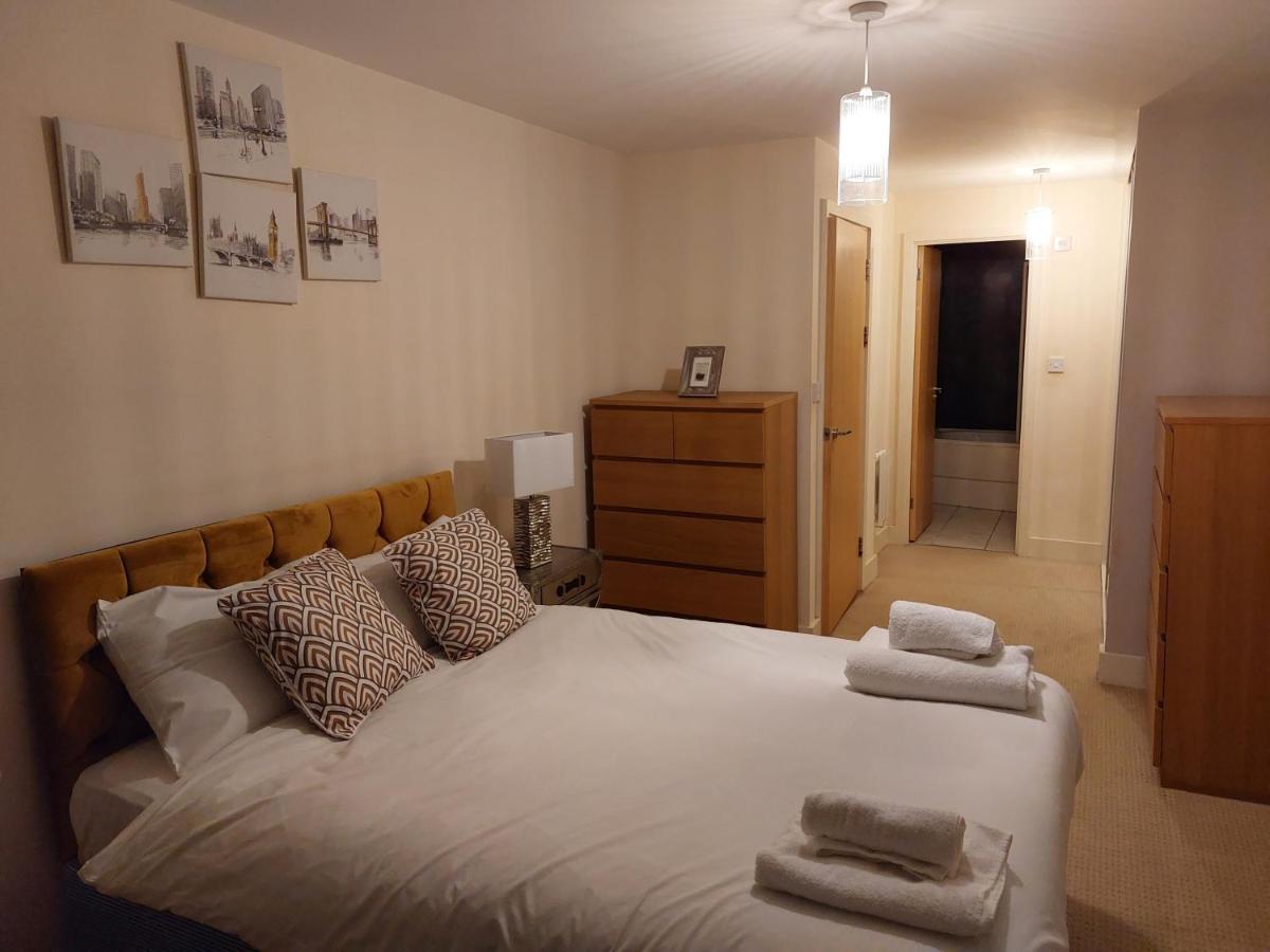 One Bed Stylish Apartment, Canary Wharf, * Londres