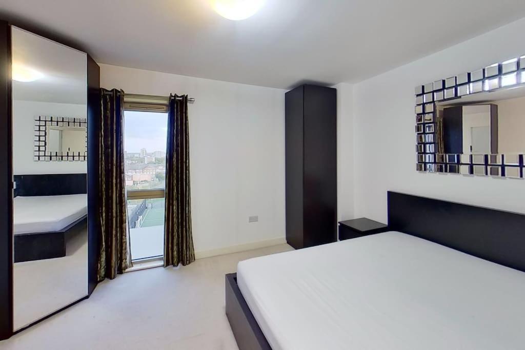 Luxury 2 Bedroom In With Free Parking Appartement *