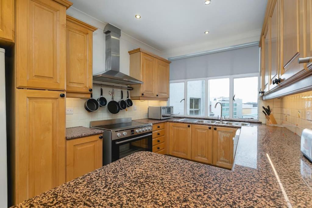 ' Luxury & Spacious Airconditioned 4 Bed 4 Bath ' * Londres