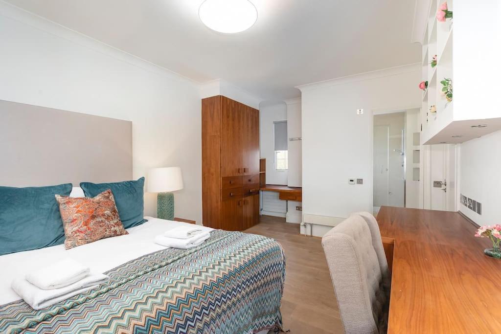 ' Luxury & Spacious Airconditioned 4 Bed 4 Bath ' Londres