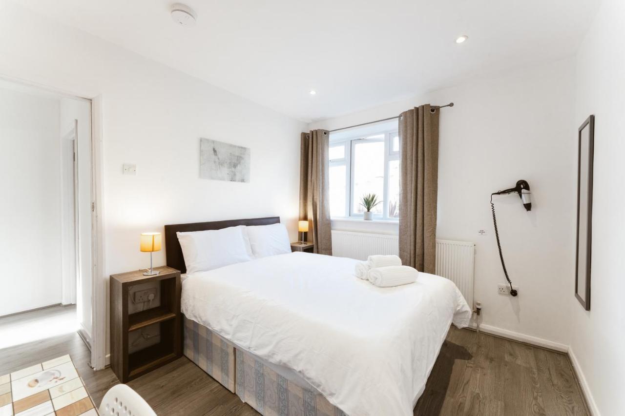 Stepney Beds To 24 *