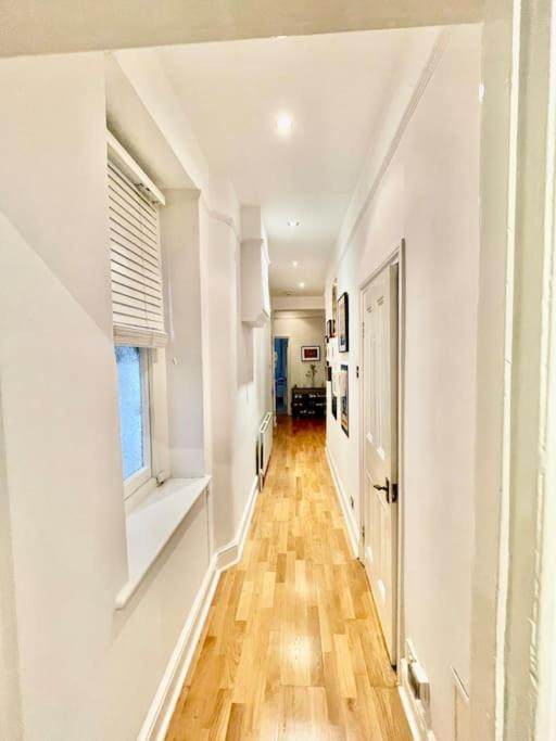 Spacious Flat With Huge Patio In