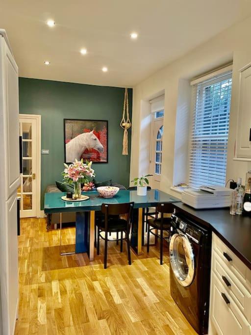 Spacious Flat With Huge Patio In Appartement Londres
