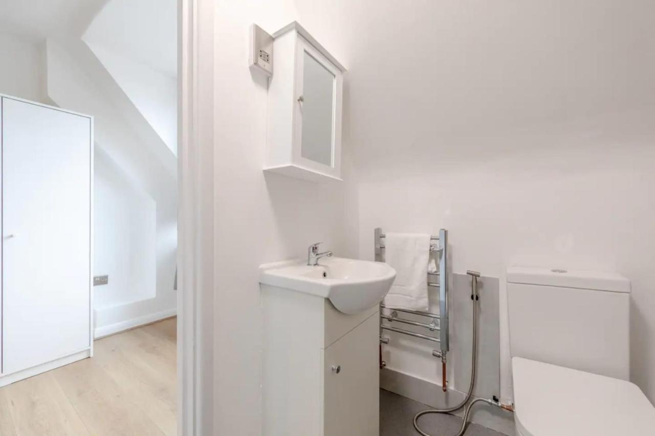 Hébergement de vacances 3 Bedroom House With Garden *