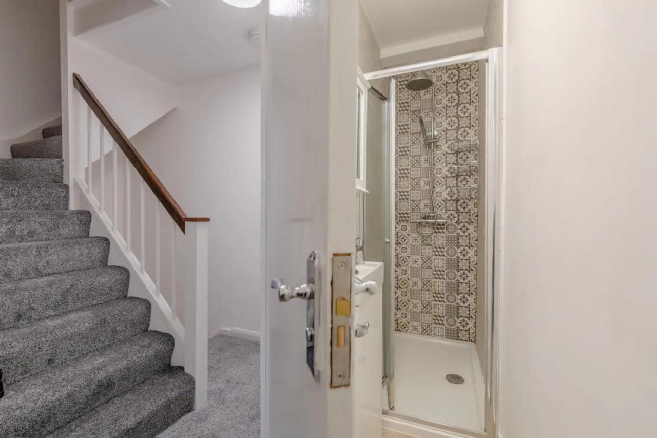 3 Bedroom House With Garden Hébergement de vacances *