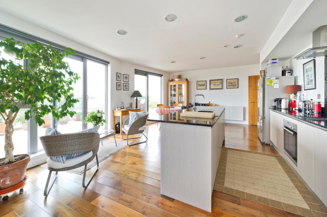 Apartamento Superb With Terrace Near The River In Putney By Underthedoormat *