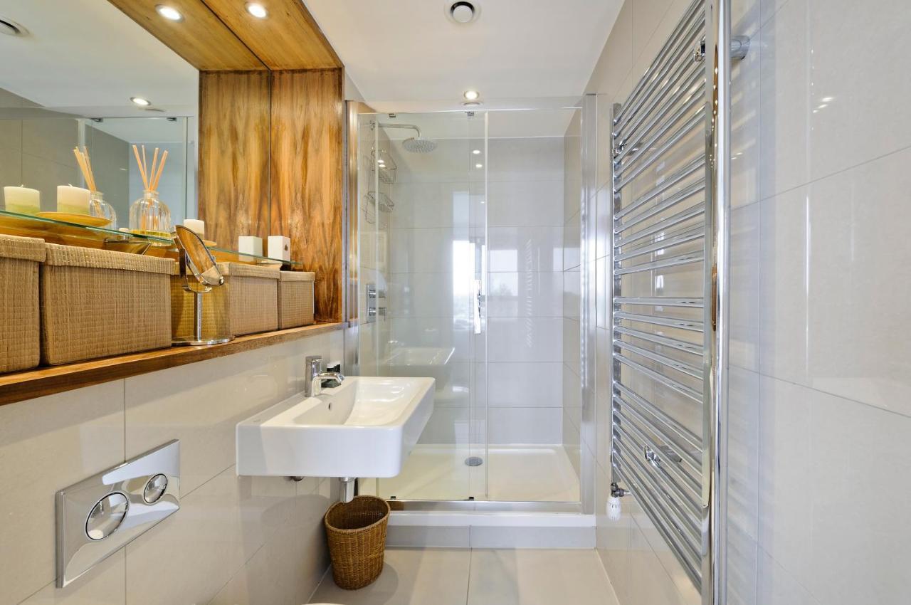 Superb With Terrace Near The River In Putney By Underthedoormat Apartamento *