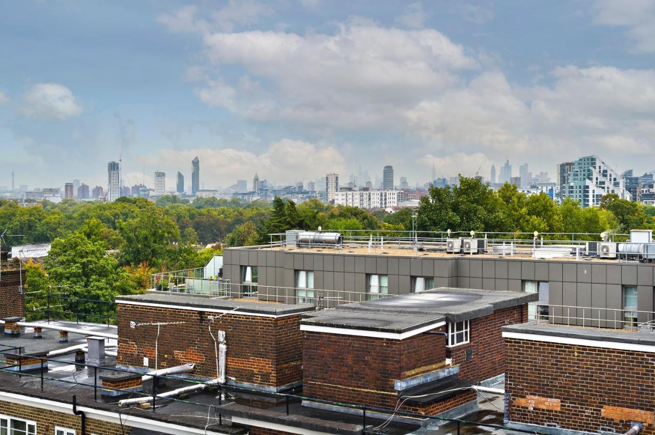 Superb With Terrace Near The River In Putney By Underthedoormat