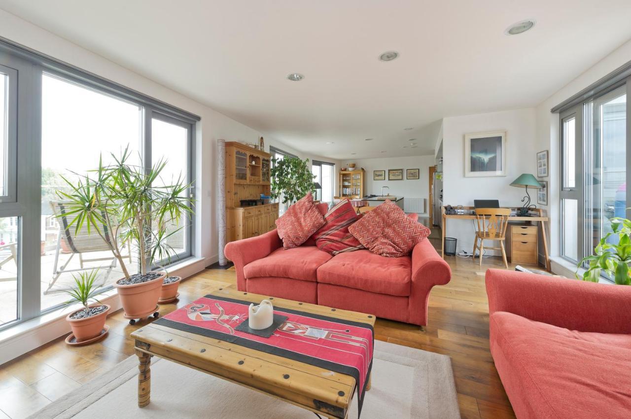 Superb With Terrace Near The River In Putney By Underthedoormat Apartamento Londres