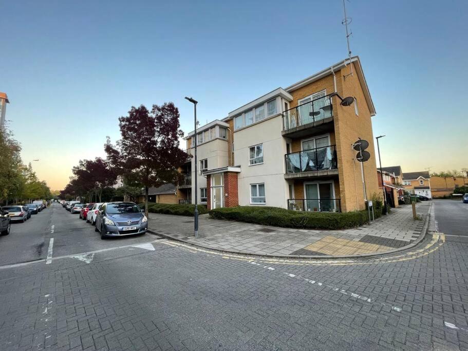Lovely 2-bed Flat Along The River Thames