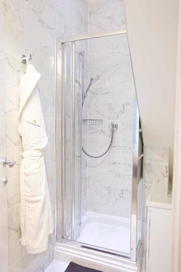 Avari - Winchester Collection Londen