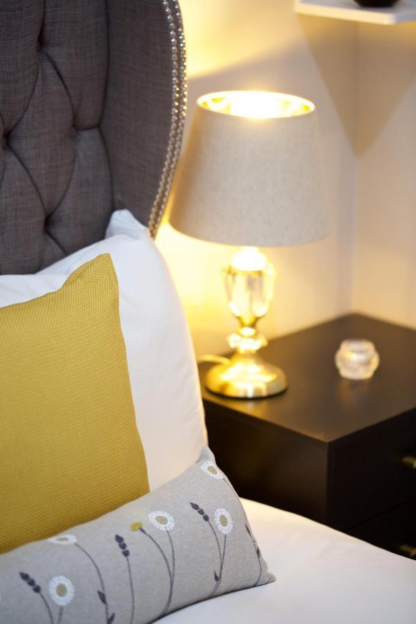 Avari - Winchester Collection Londen