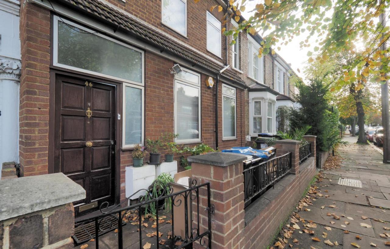 Stunning, Large 1 Bed Riverside Flat London