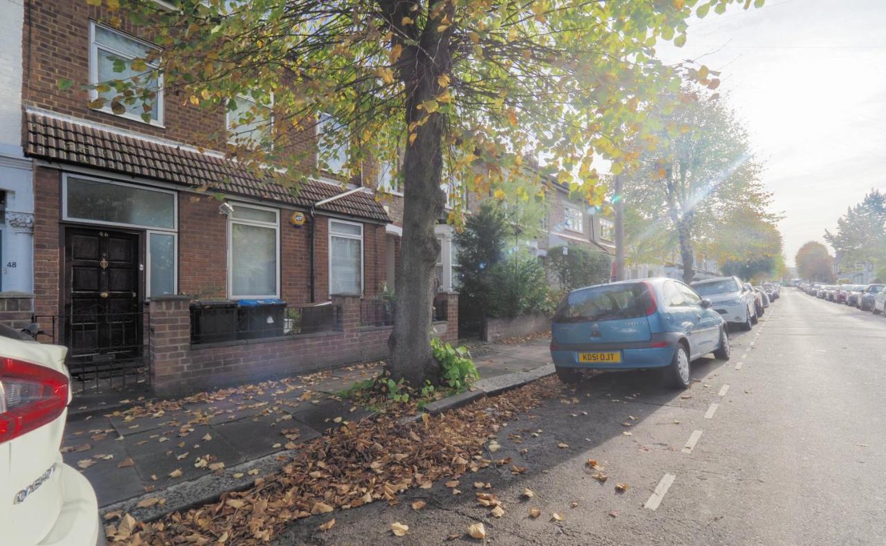 Apartment Stunning, Large 1 Bed Riverside Flat London