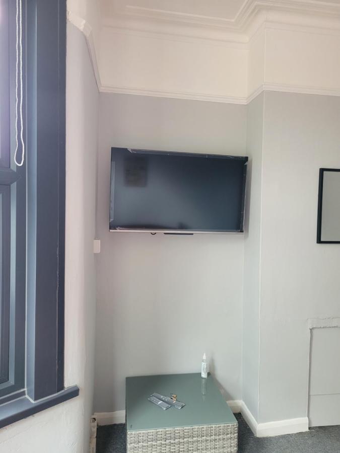 Arsenal And Tottenham Double Bedroom *