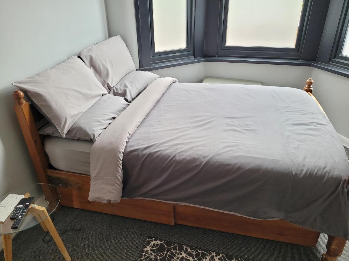 Arsenal And Tottenham Double Bedroom *