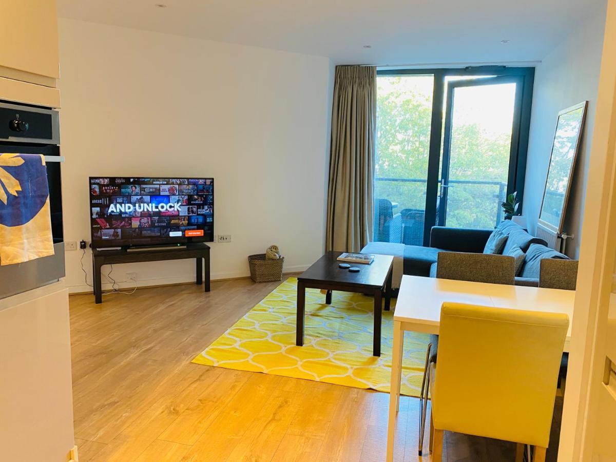 Spacious Two Bedroom In Balham Londres
