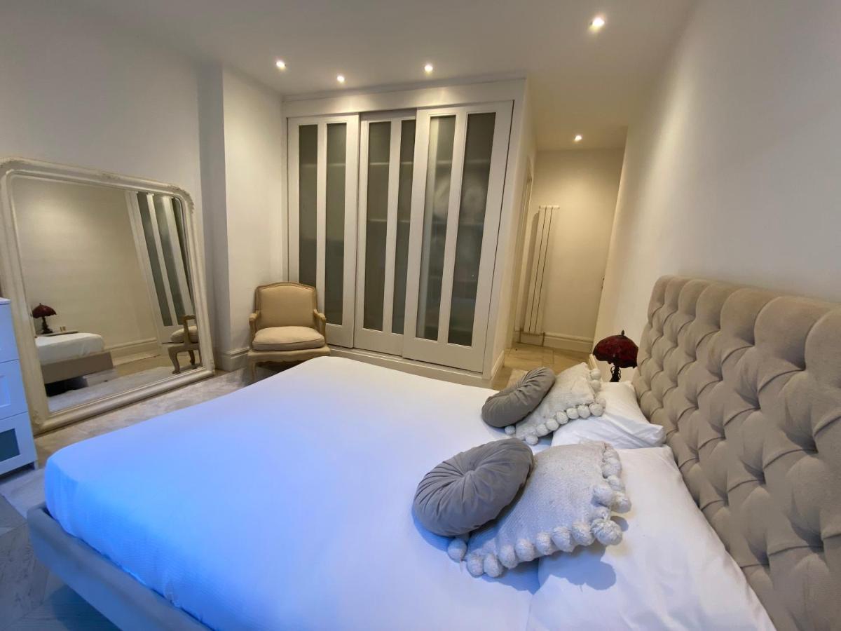 Kensington Garden - 2 Bedrooms * Londres