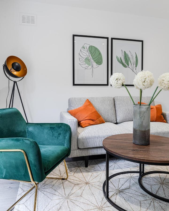Dainty 2bd Flat In Greater *