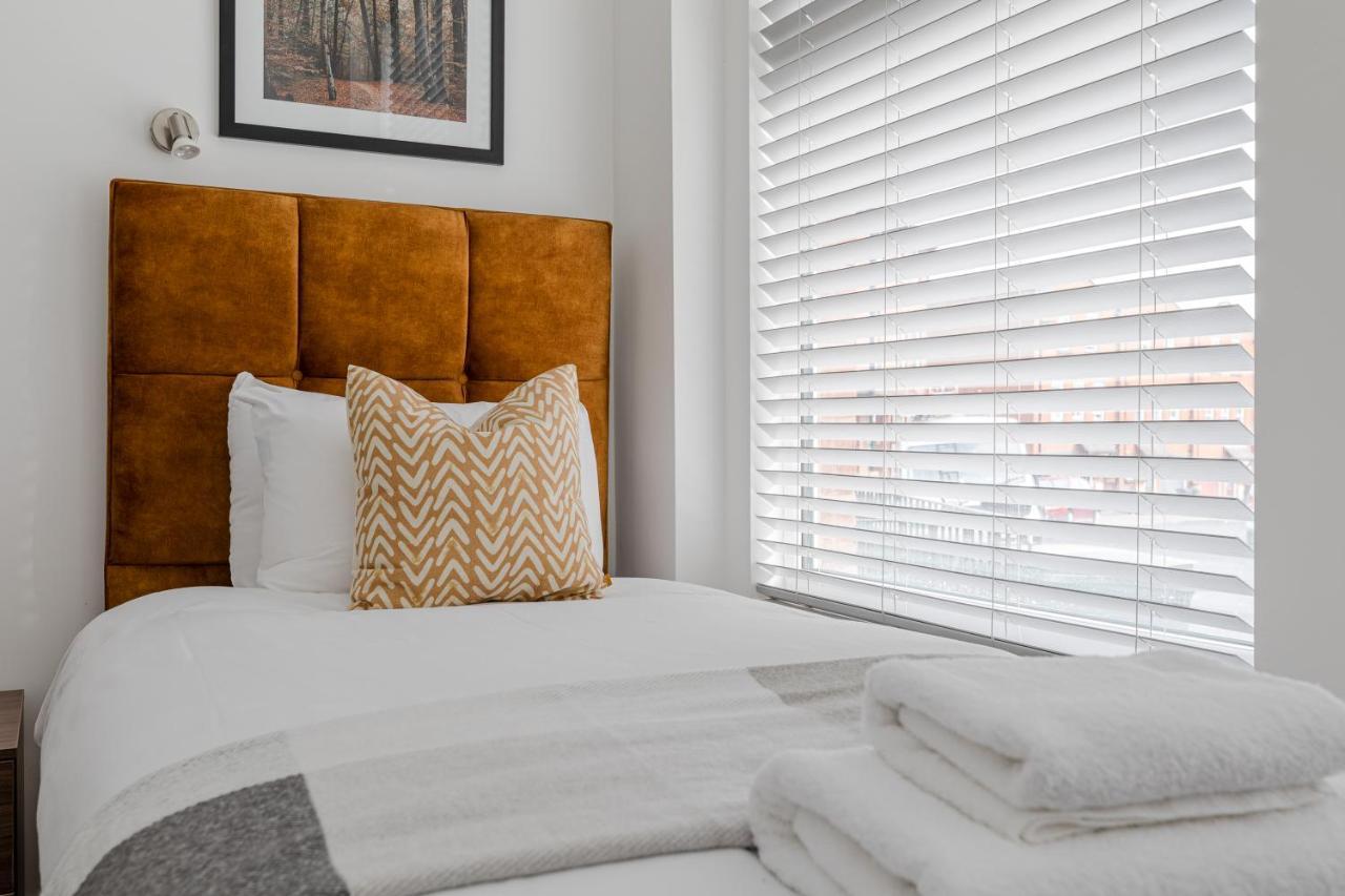 Dainty 2bd Flat In Greater