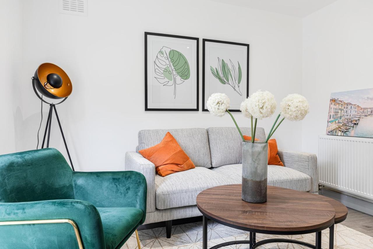 Dainty 2bd Flat In Greater