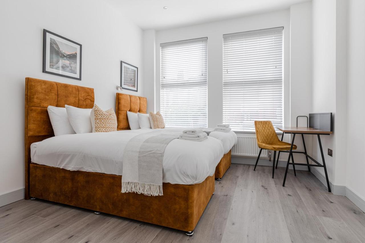 Dainty 2bd Flat In Greater Apartment London