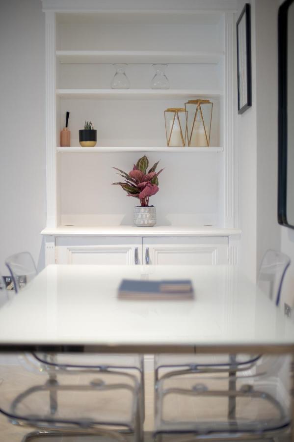 Clarendon Rd By Capital