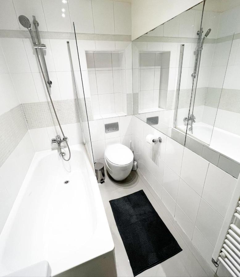 Luxury 2 Bed Flat 2 Min From Station Nearby Other 4 Stations Apartment *