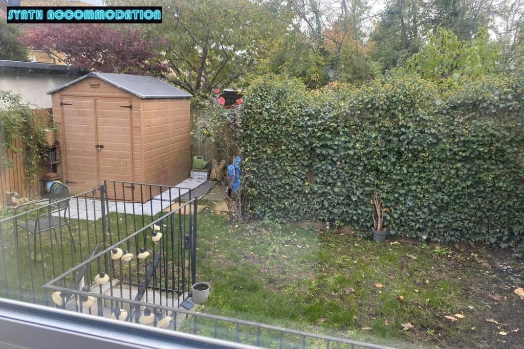 80s Retro 3 Bedroom In Wimbledon Sleeps 6! Netflix Wifi And Arcade! Perfect For Families Business & Leisure Guests! Appartement